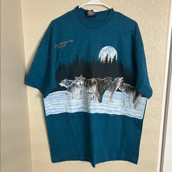 Single stitch signal sports Blue Wolf Pack Graphic Men's Tee - Picture 1 of 1